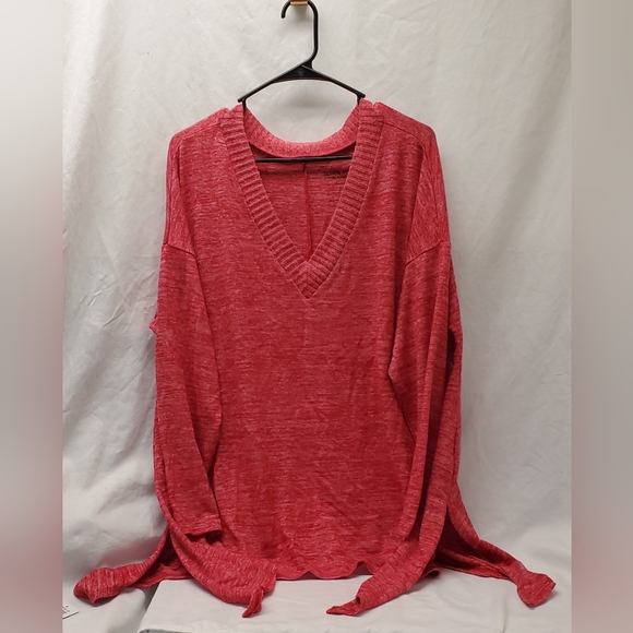NWT TORRID SIZE 2 Super Soft Plush V-Neck Drop Shoulder Sharkbite Hem Top - Picture 4 of 12
